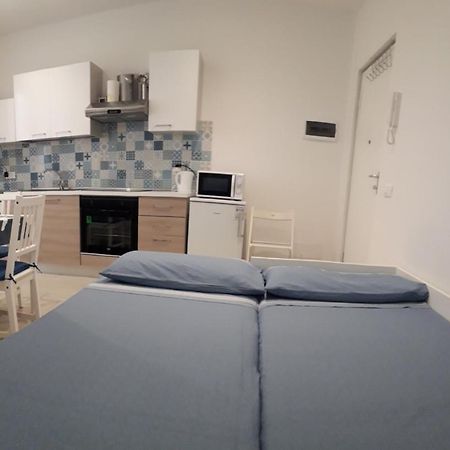 Lamberti Beach Apartment - 150 M From The Sea - Just Renewed - Wifi Savona Eksteriør billede