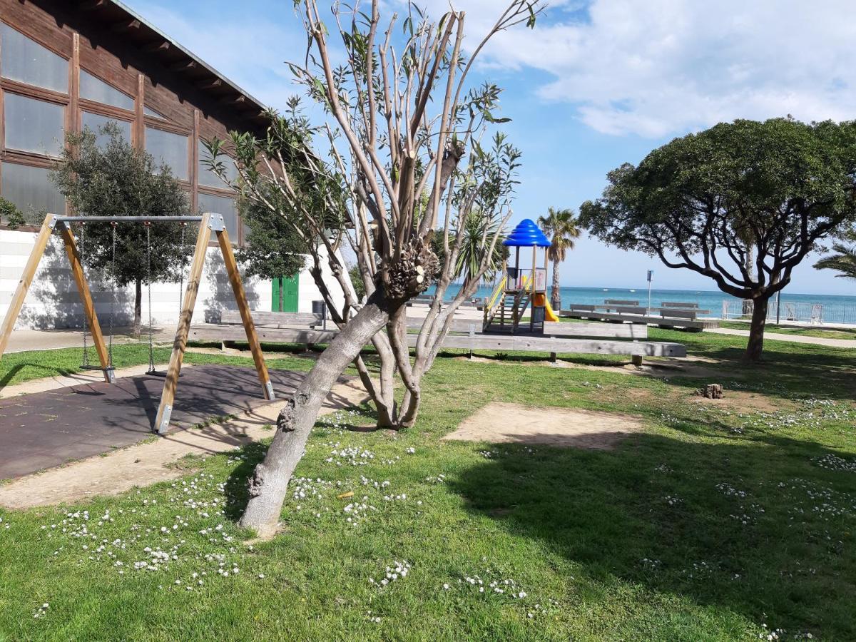 Lamberti Beach Apartment - 150 M From The Sea - Just Renewed - Wifi Savona Eksteriør billede