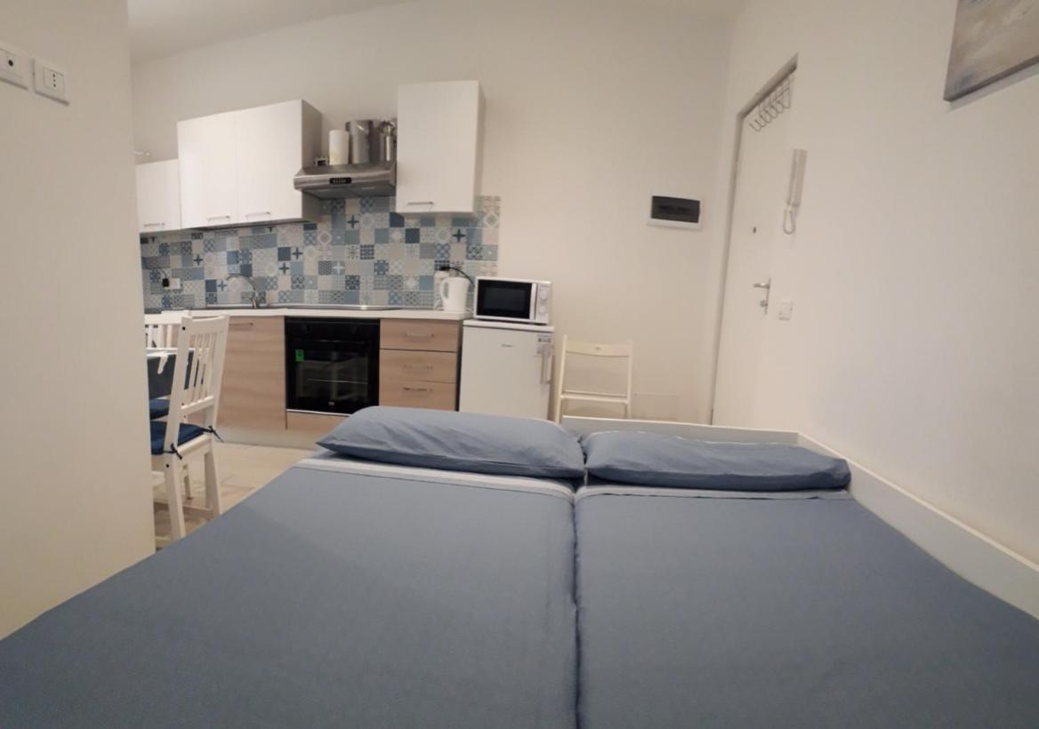 Lamberti Beach Apartment - 150 M From The Sea - Just Renewed - Wifi Savona Eksteriør billede